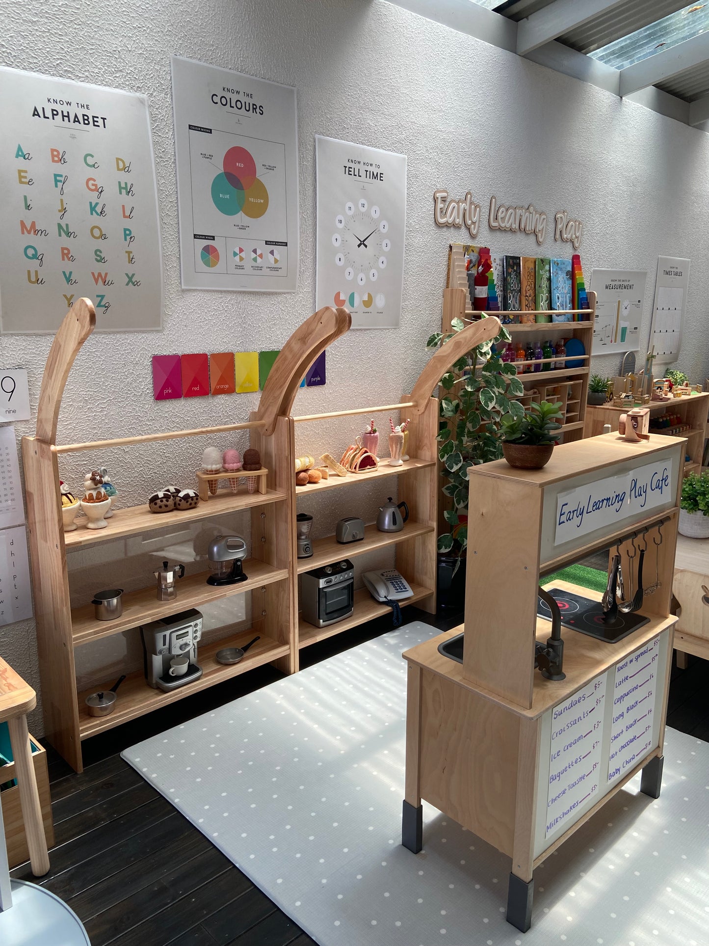 Interactive Playstand: Library & Play Station