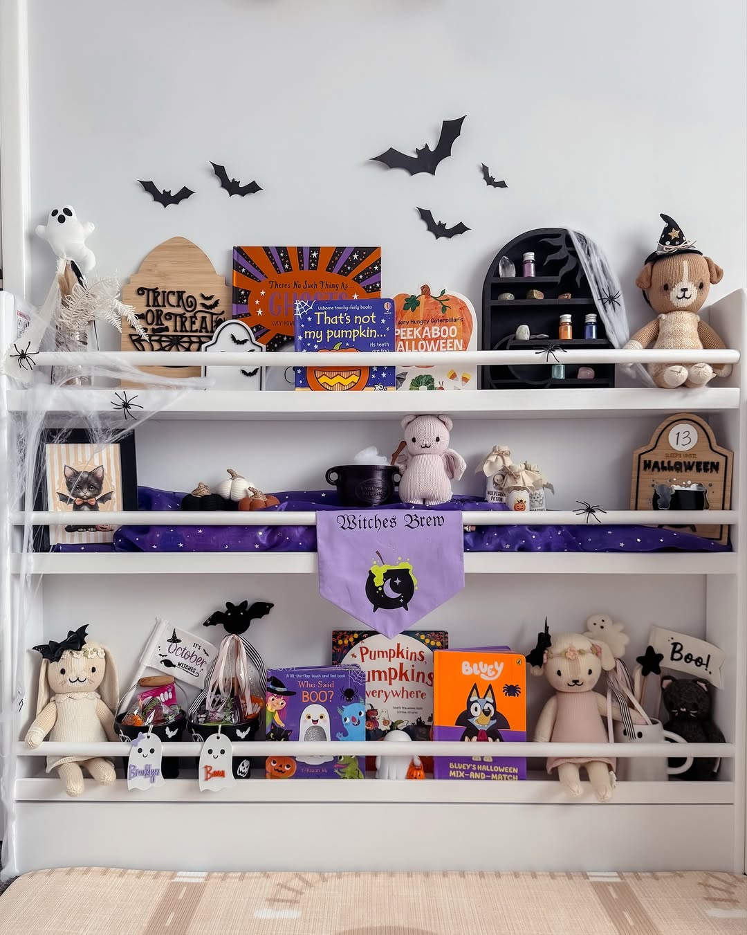 White Elegance 3-Tier Display Bookshelf